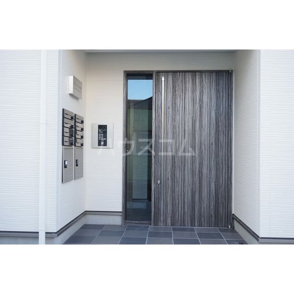 14/18 エントランス