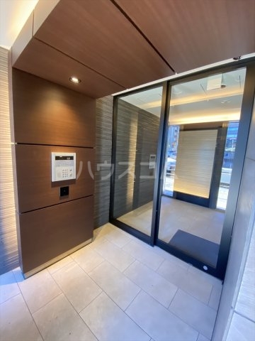 24/30 エントランス