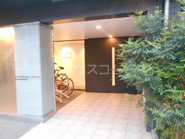 21/30 エントランス