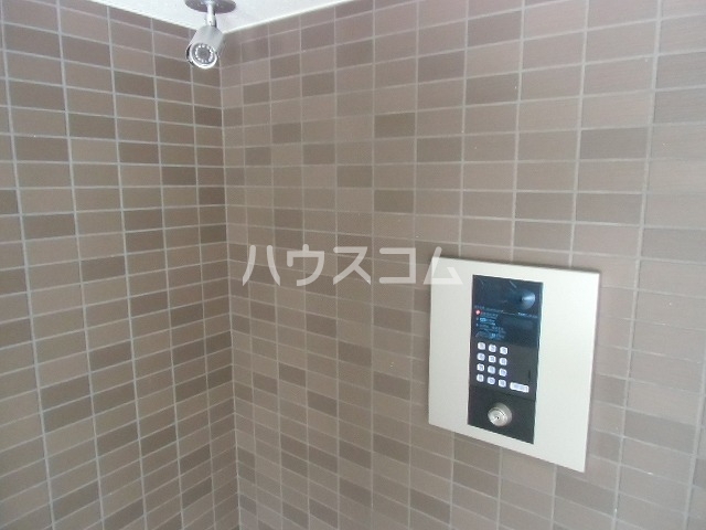 21/30 エントランス