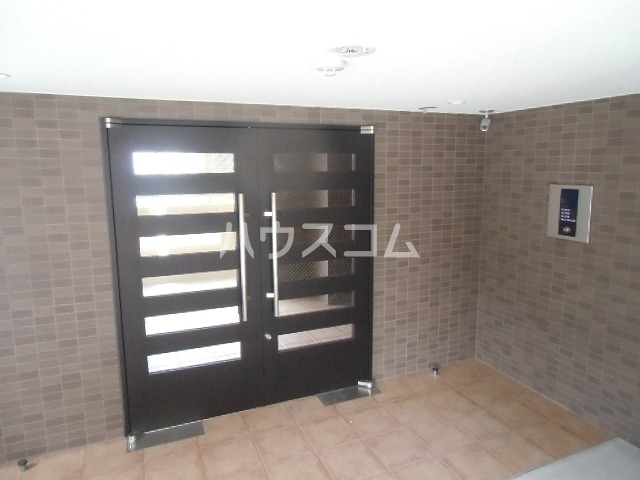 22/30 エントランス