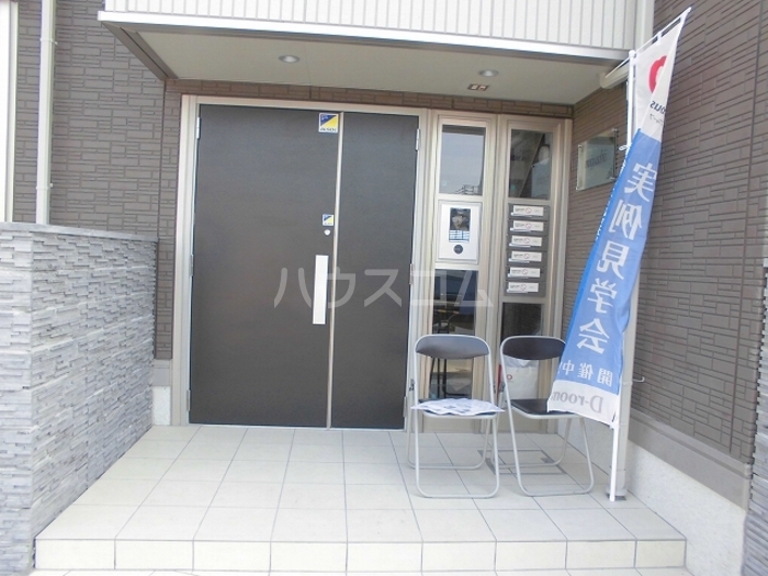 16/26 エントランス