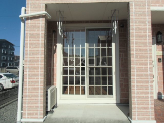 18/25 エントランス