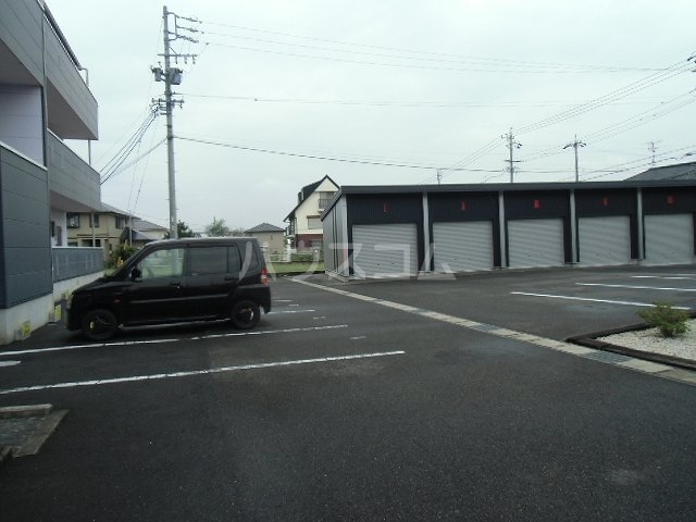 2/4 駐車場