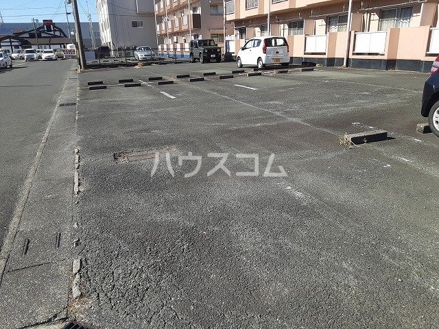 18/22 駐車場