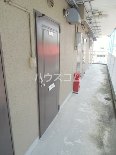 20/21 エントランス