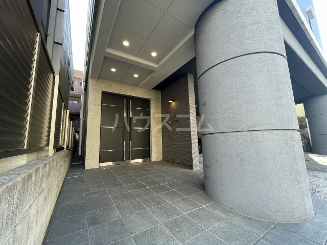 22/30 エントランス