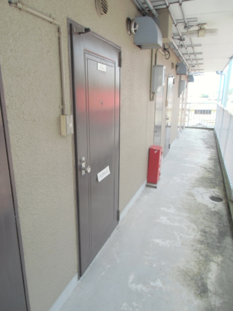 18/19 エントランス