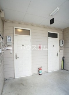 13/16 エントランス