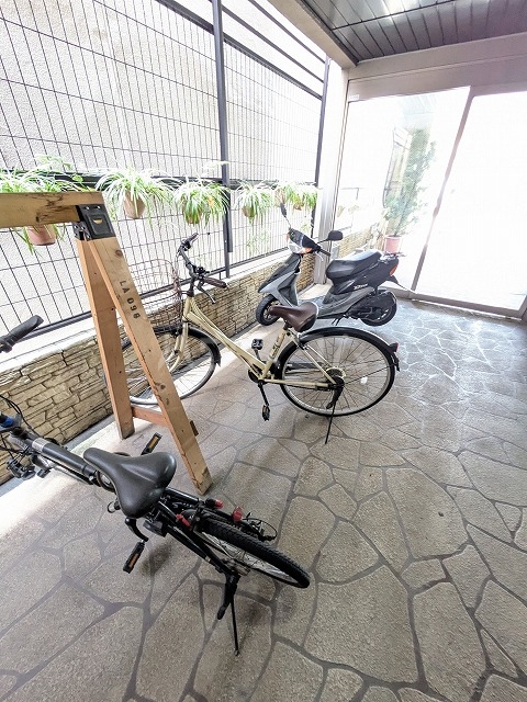 27/30 駐車場