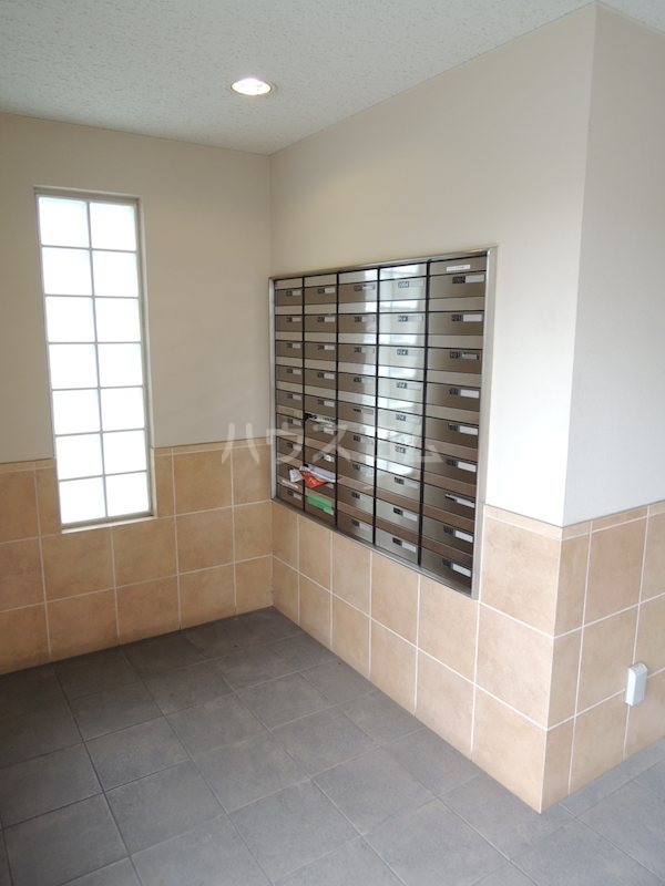 18/25 エントランス