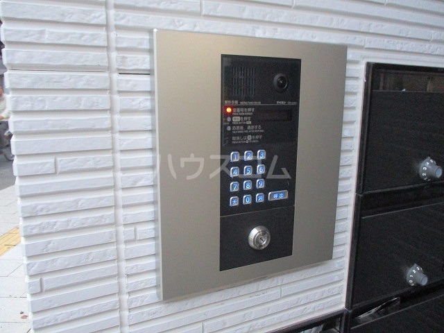 26/30 エントランス