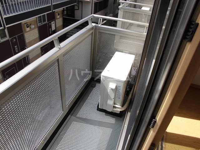 18/28 バルコニー