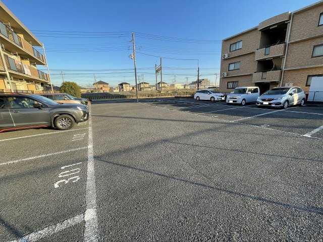 28/30 駐車場