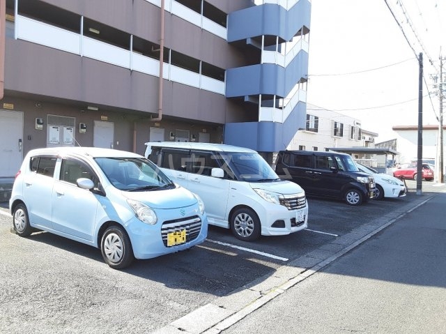 20/28 駐車場