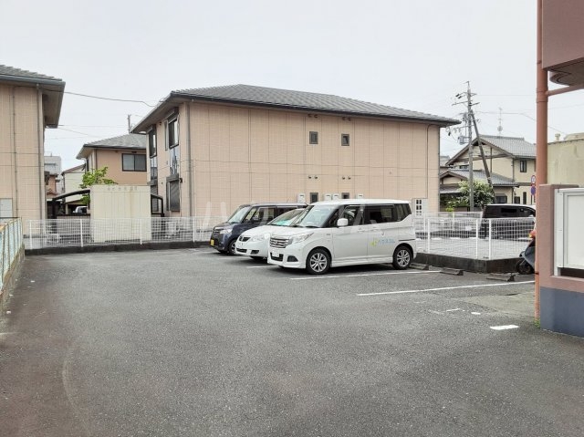 28/30 駐車場