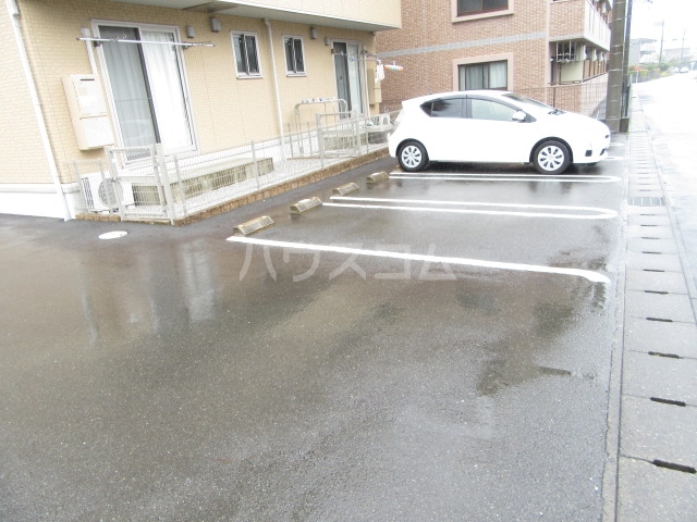 25/30 駐車場
