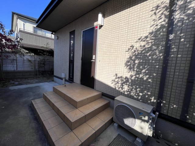 28/30 エントランス