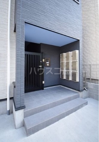 17/18 エントランス