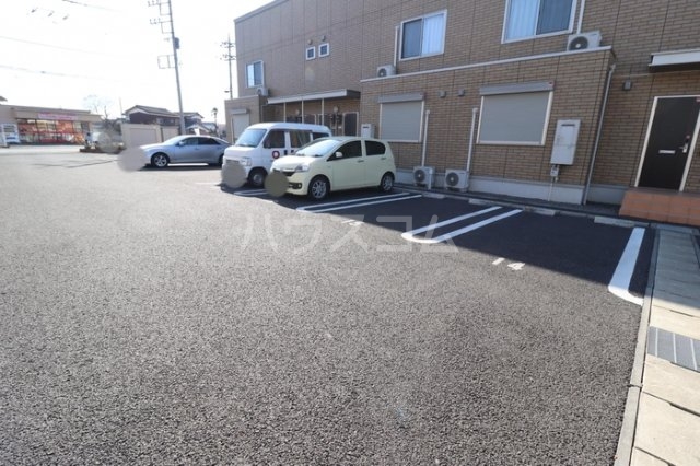 18/18 駐車場