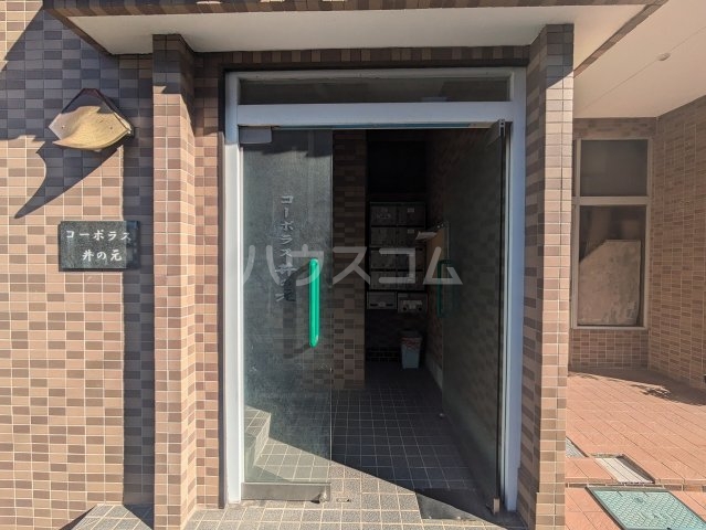 25/30 エントランス