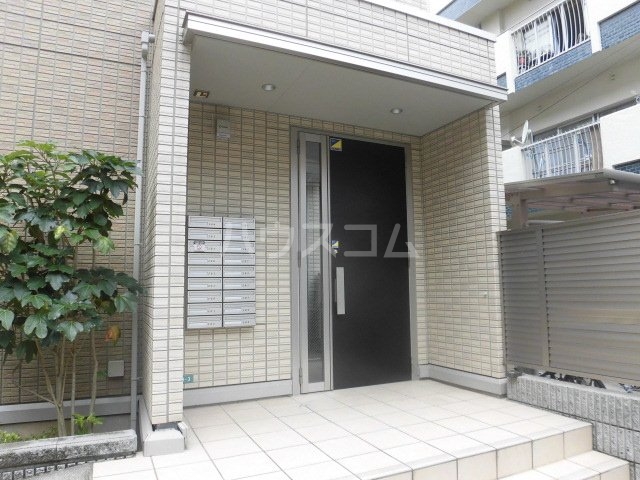 3/4 エントランス