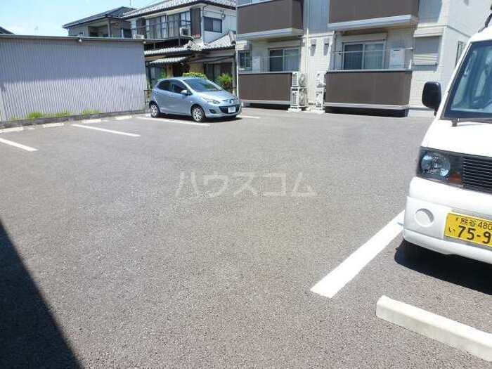 14/14 駐車場