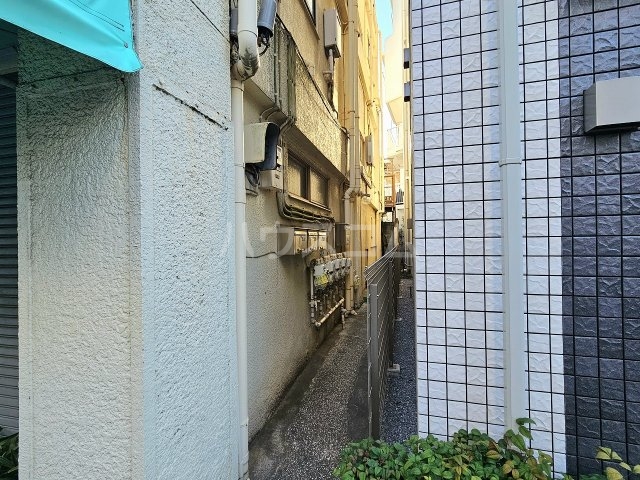 22/26 エントランス