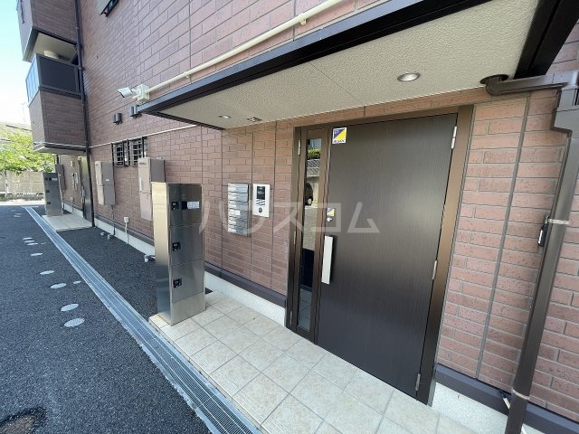 21/30 エントランス