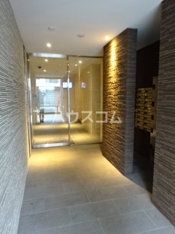 23/30 エントランス