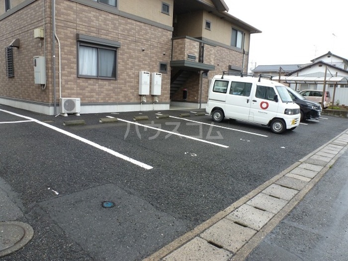 18/20 駐車場