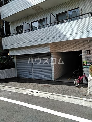 27/30 エントランス