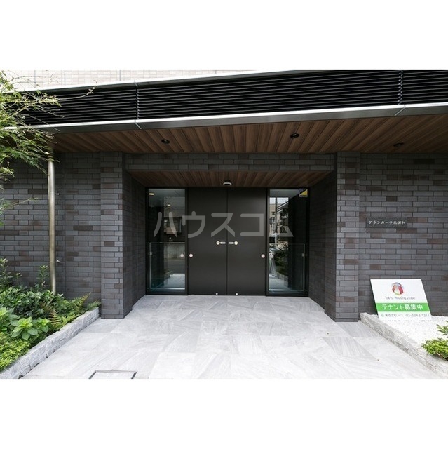 18/25 エントランス