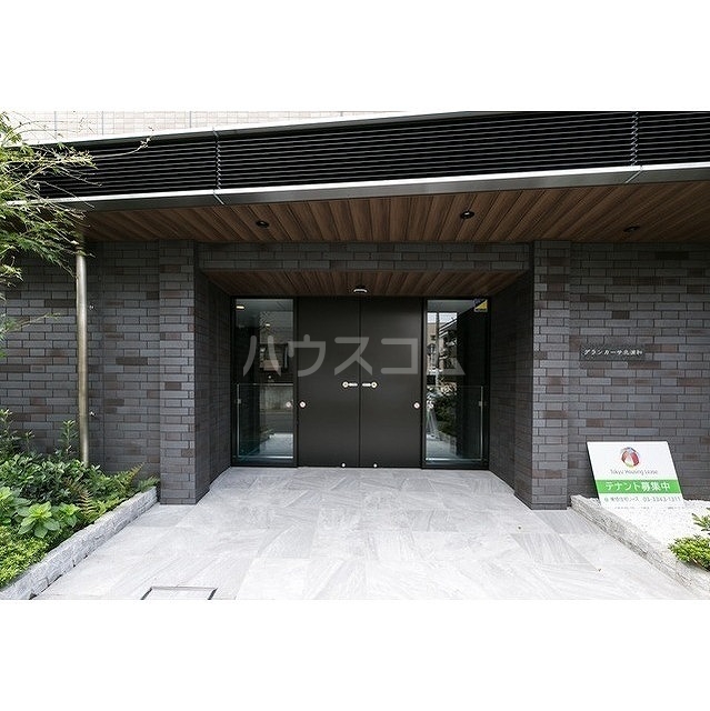 19/26 エントランス