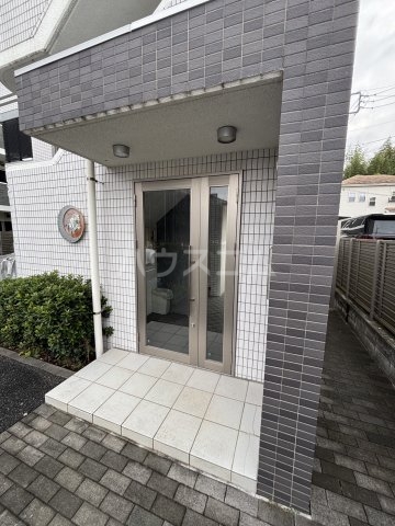 2/3 エントランス