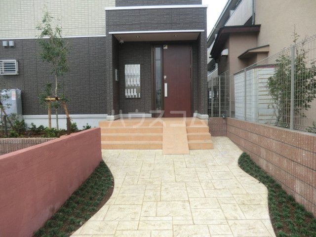 21/29 エントランス