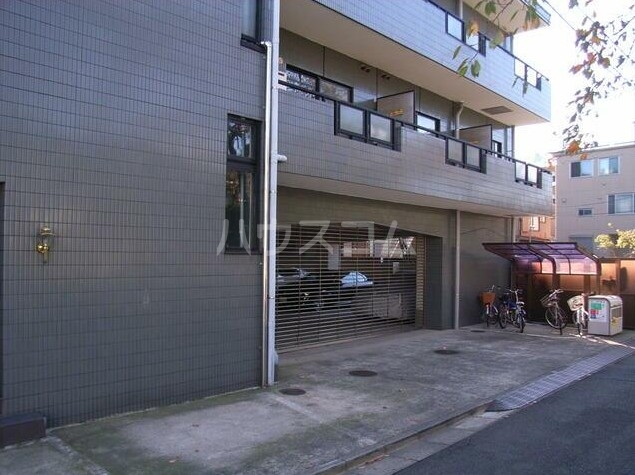 16/21 エントランス