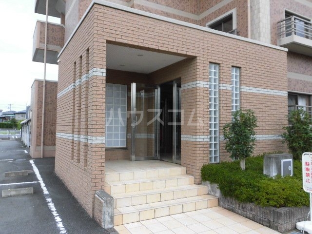 18/29 エントランス