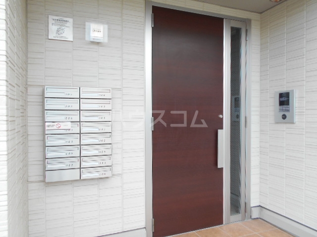 22/30 エントランス