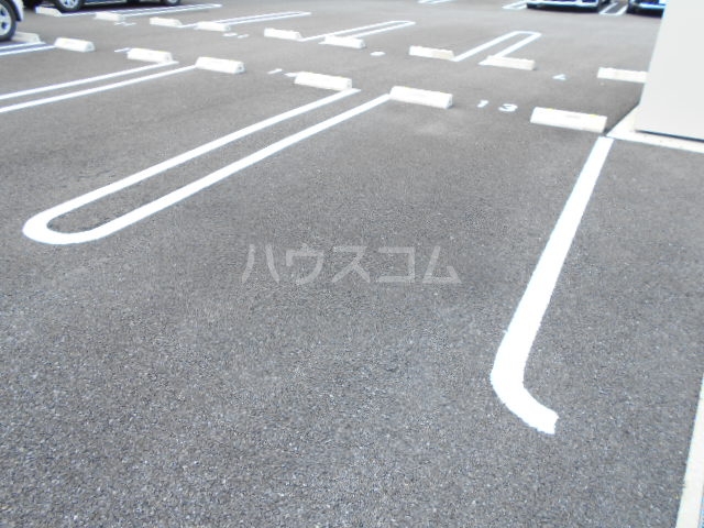 23/30 駐車場