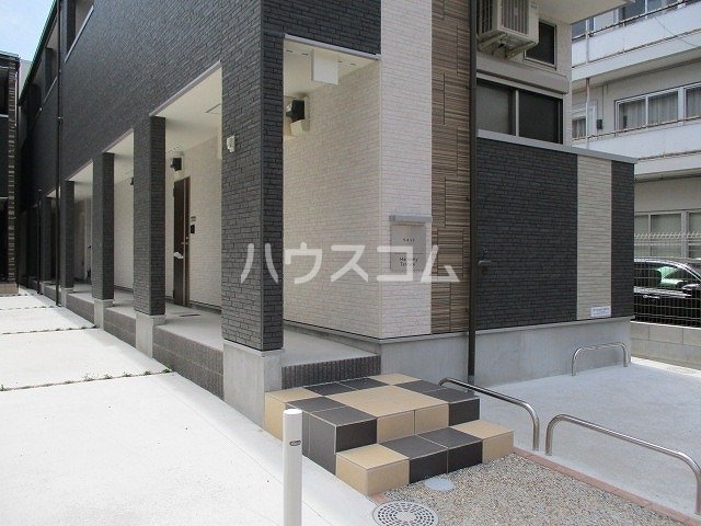 25/30 エントランス