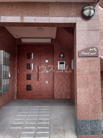 23/30 エントランス