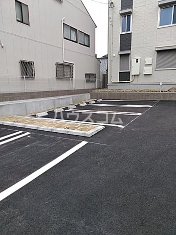 21/28 駐車場