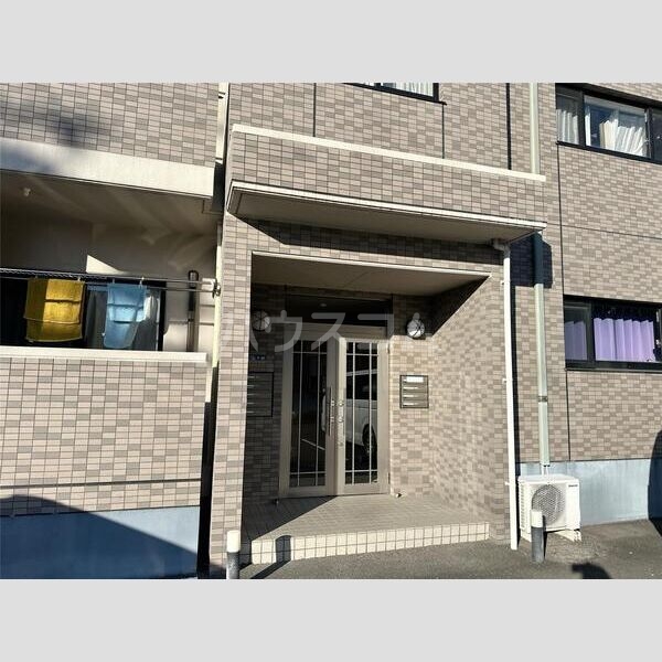 14/18 エントランス