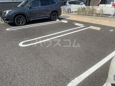 28/30 駐車場
