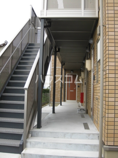 19/25 エントランス