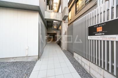 21/26 エントランス