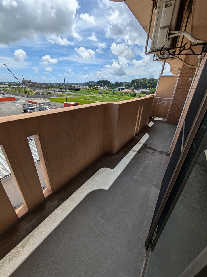 13/23 バルコニー