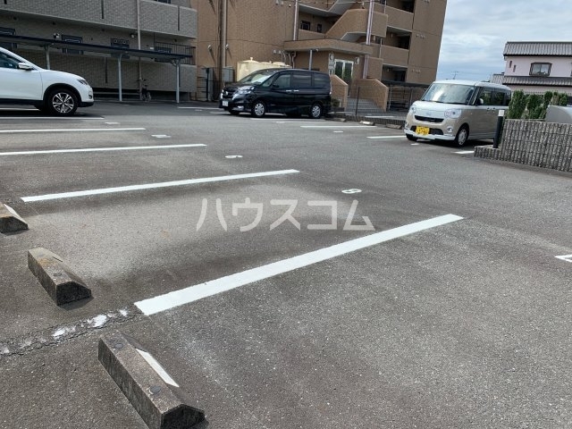 14/23 駐車場
