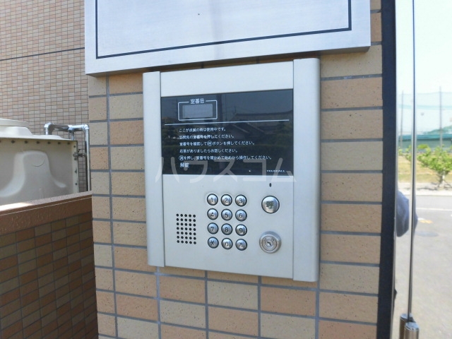 22/30 エントランス